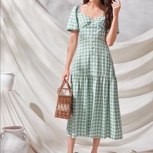 Gingham ruffle dress🤍